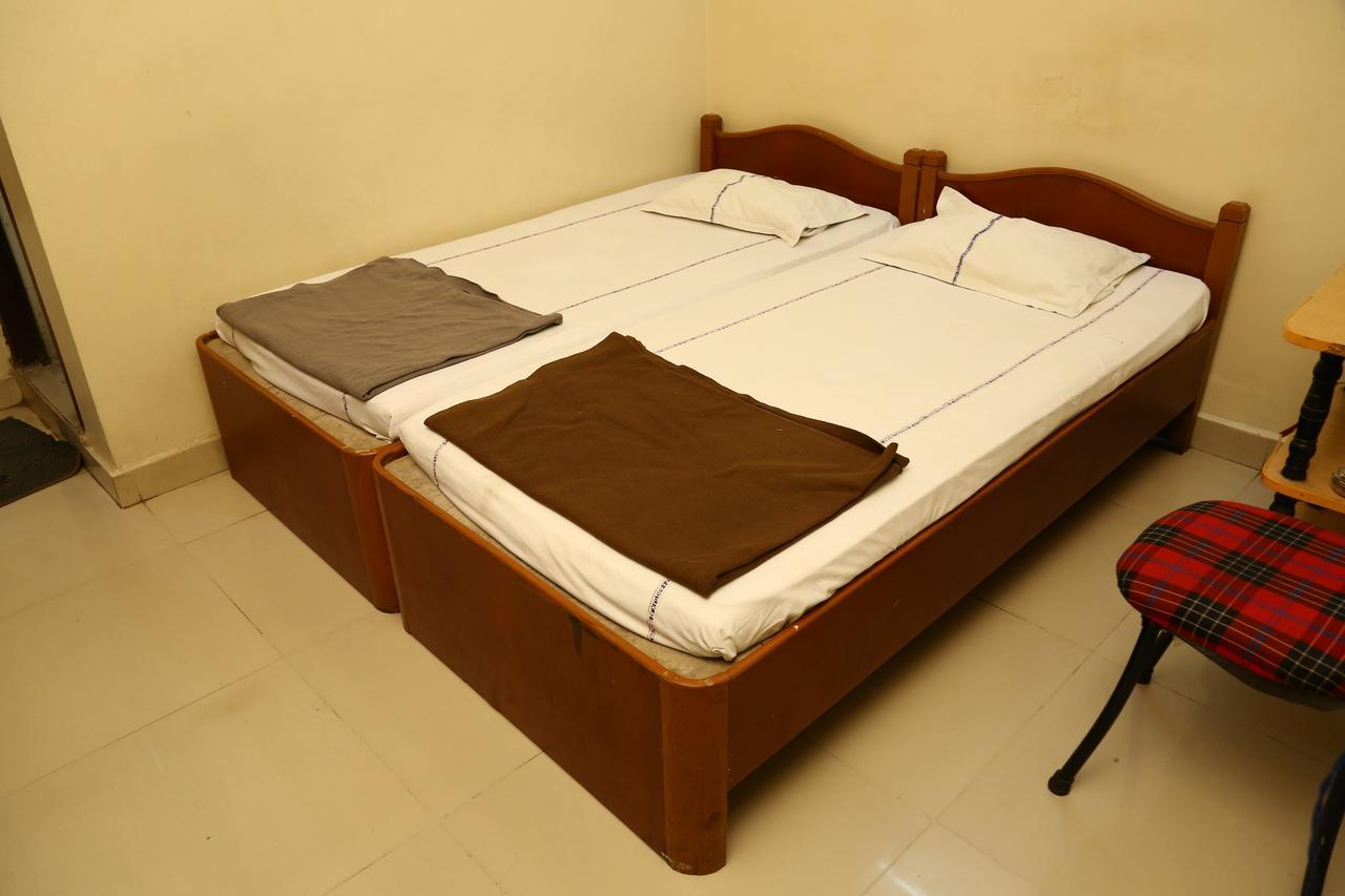 Sri Sai Krishna Deluxe Lodge Hajdarabad Zewnętrze zdjęcie