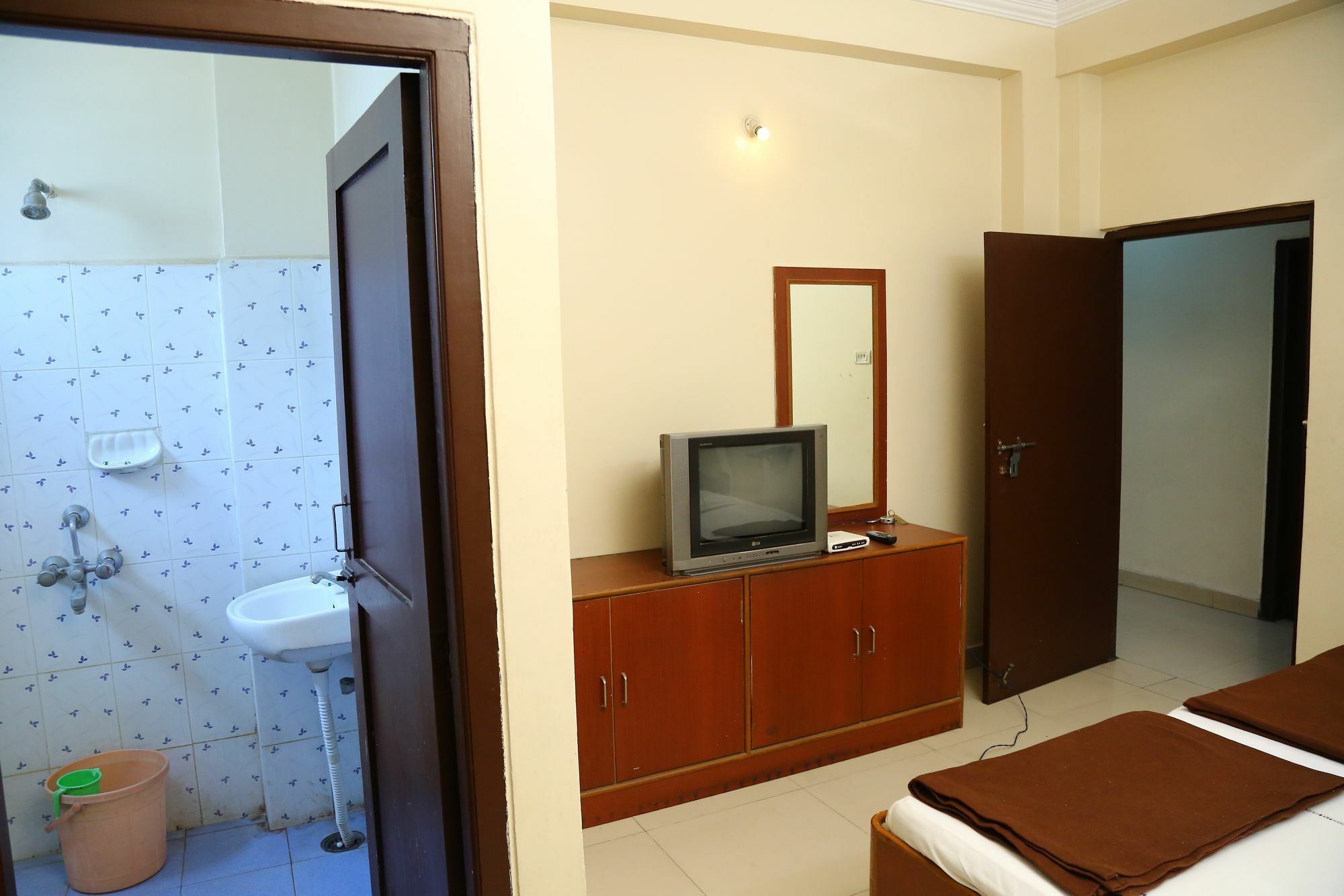 Sri Sai Krishna Deluxe Lodge Hajdarabad Zewnętrze zdjęcie